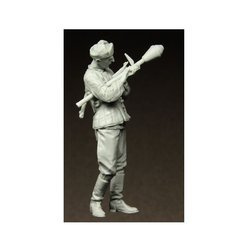Figurka Radziecki Żołnierz z RPG , Berlin 1945 1/35 Stalingrad